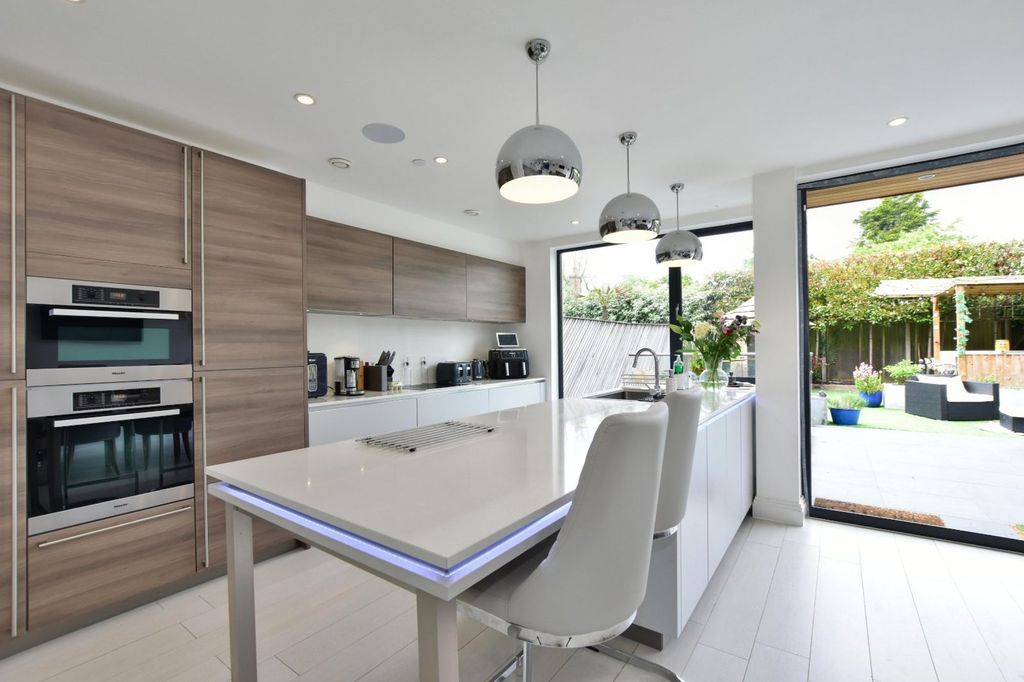 Additional image 6 of 4 bed detached house for saleAdrian Road, Abbots Langley WD5