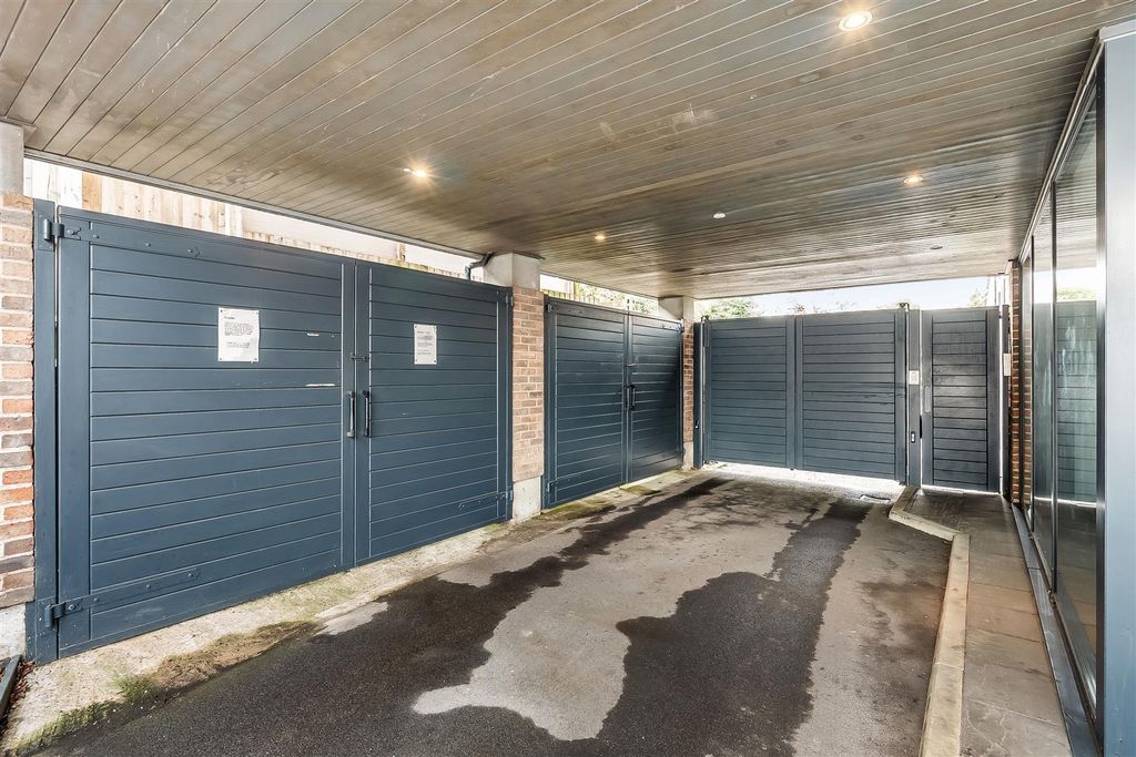 Additional image 13 of 1 bed flat for saleThe Street, Ashtead KT21