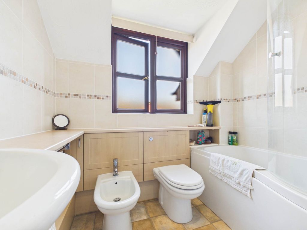Additional image 12 of 5 bed detached house for saleWilliam Burt Close, Weston Turville HP22