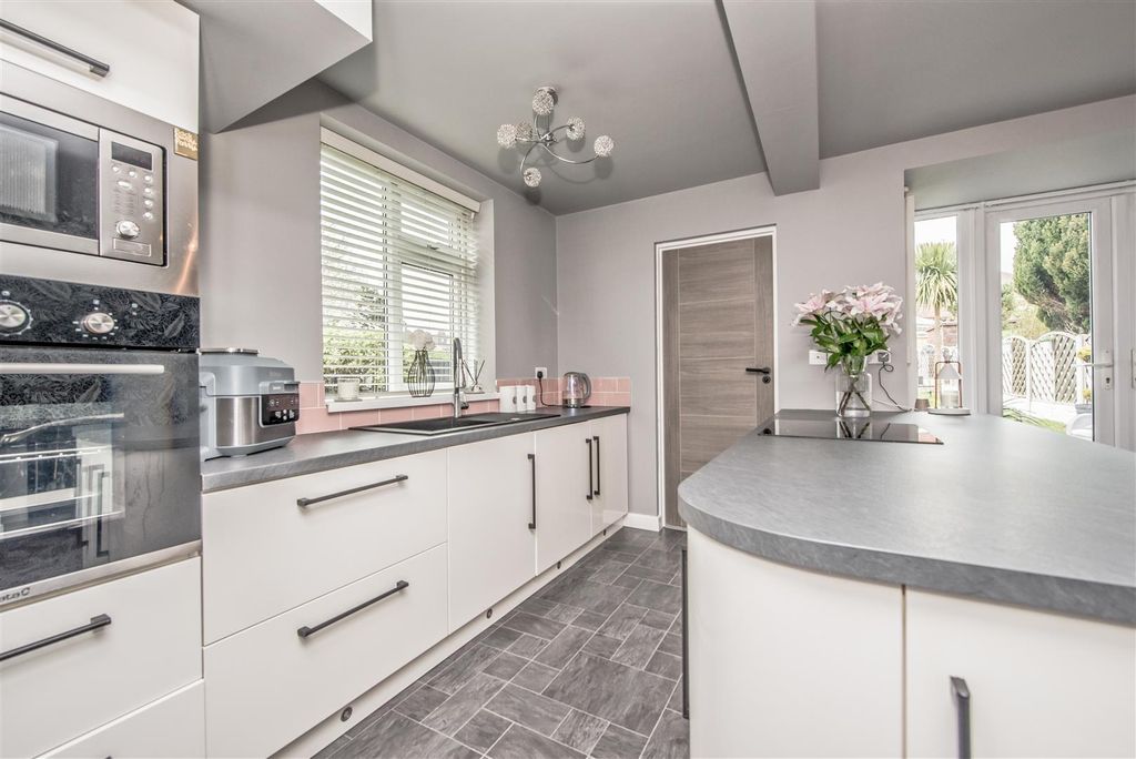 Additional image 11 of 3 bed semi-detached house for saleWhitehall Road, Wortley, Leeds LS12