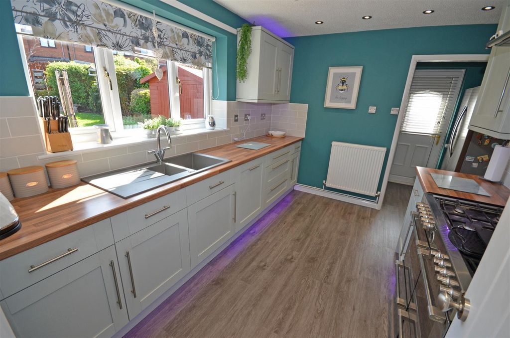 Additional image 10 of 4 bed detached house for saleLarkfield Close, Ashton-Under-Lyne OL7