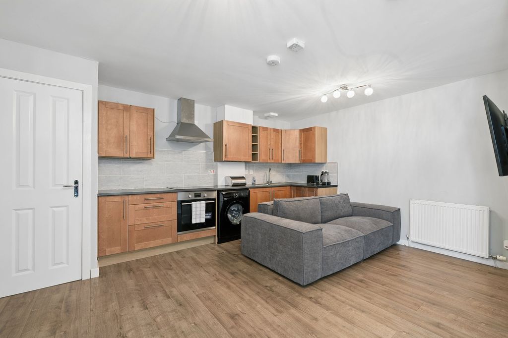 1 bed flat for saleMid Street, Bathgate EH48
