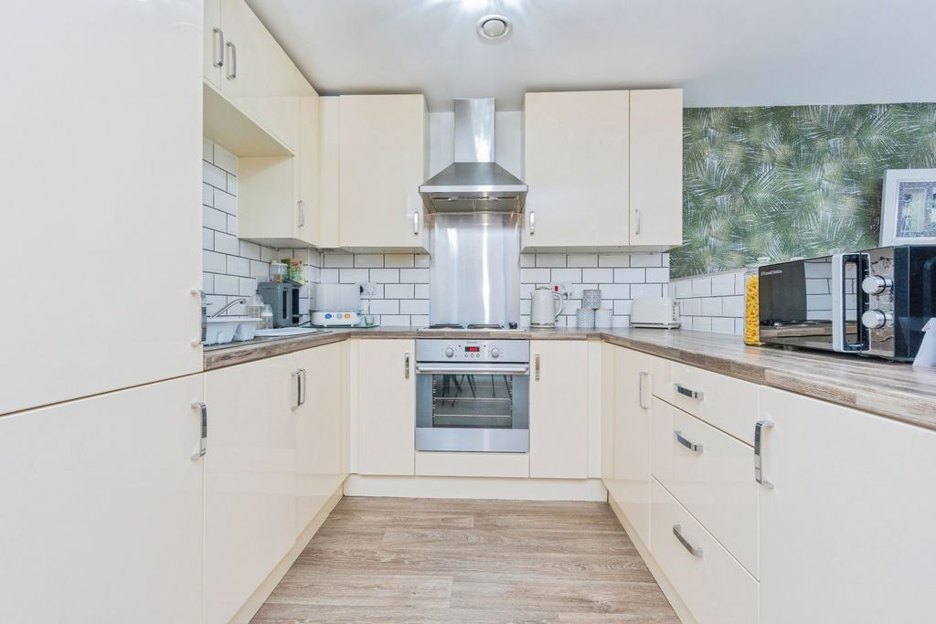 Additional image 6 of 2 bed flat for saleBramble Court, Stalybridge SK15