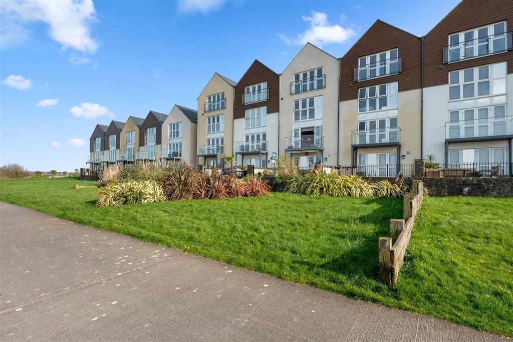 Additional image 4 of 5 bed town house for saleBwlchygwynt, Llanelli SA15