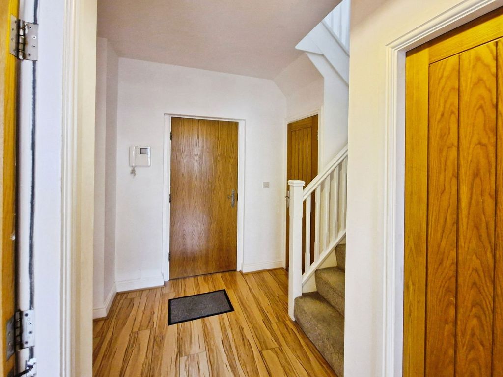 Additional image 2 of 3 bed flat for saleFlemingate Court, Beverley HU17