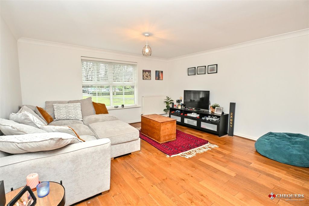Additional image 3 of 2 bed flat for saleSherbourne Road, Basingstoke RG21