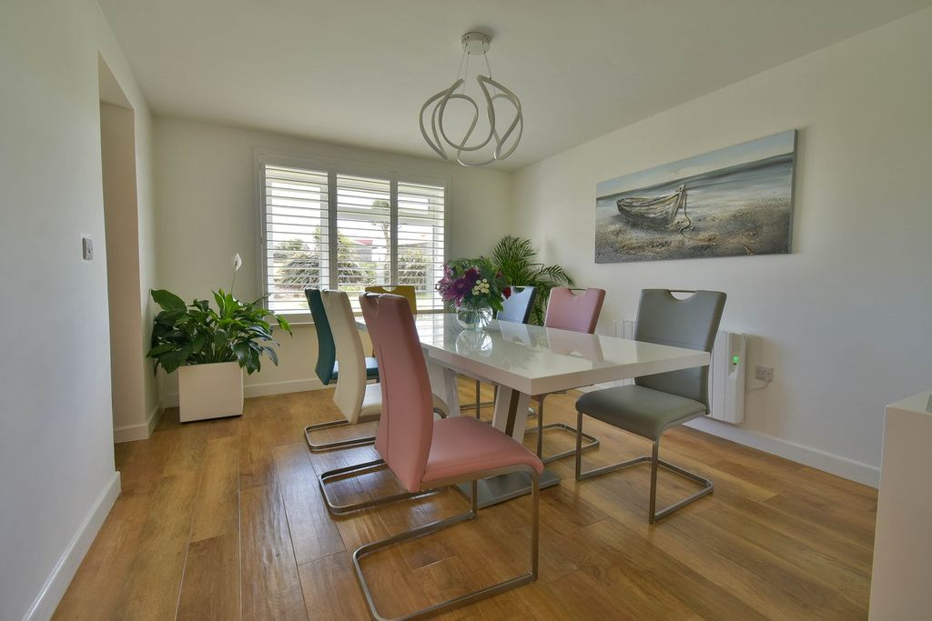 Additional image 4 of 3 bed flat for saleWest Parade, Bexhill-On-Sea TN39