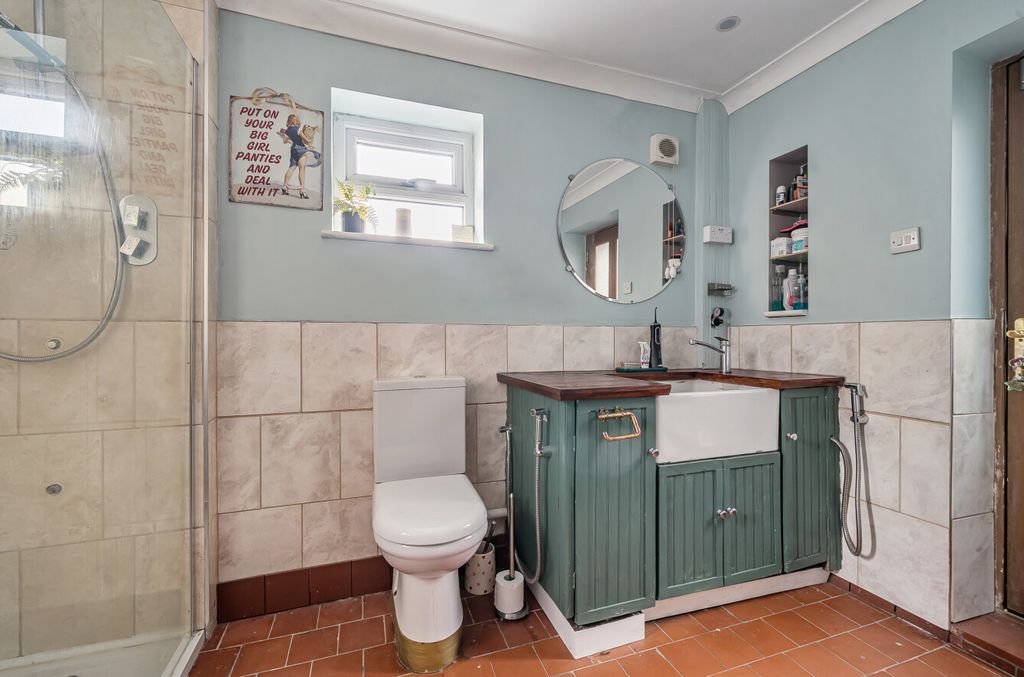 Additional image 20 of 4 bed detached house for saleBridge Road, Aldershot, Hampshire GU11