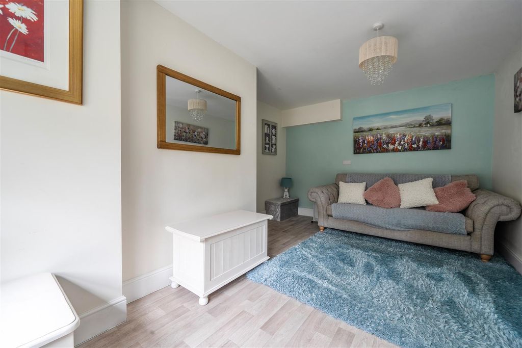 Additional image 11 of 4 bed detached house for saleBarker Close, Arborfield, Berkshire RG2