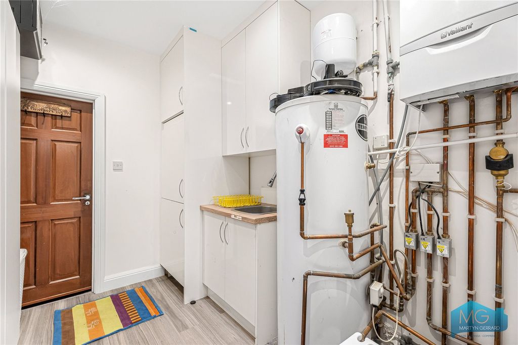 Additional image 15 of 6 bed detached house for saleWylo Drive, Arkley, Barnet EN5