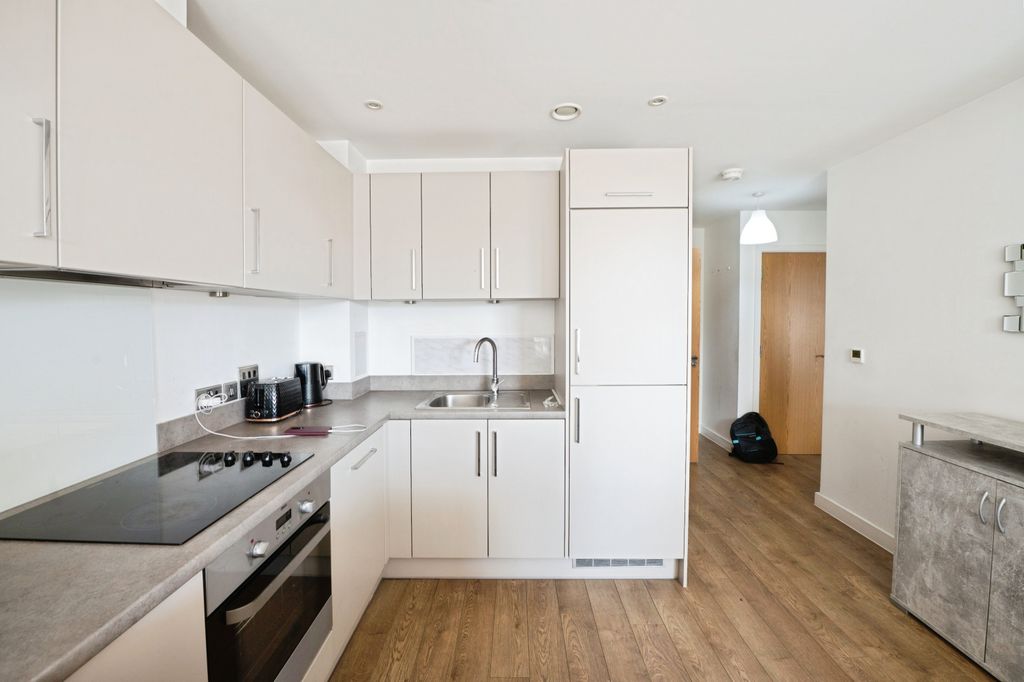 Additional image 2 of 2 bed flat for saleCambridge Road, Barking IG11