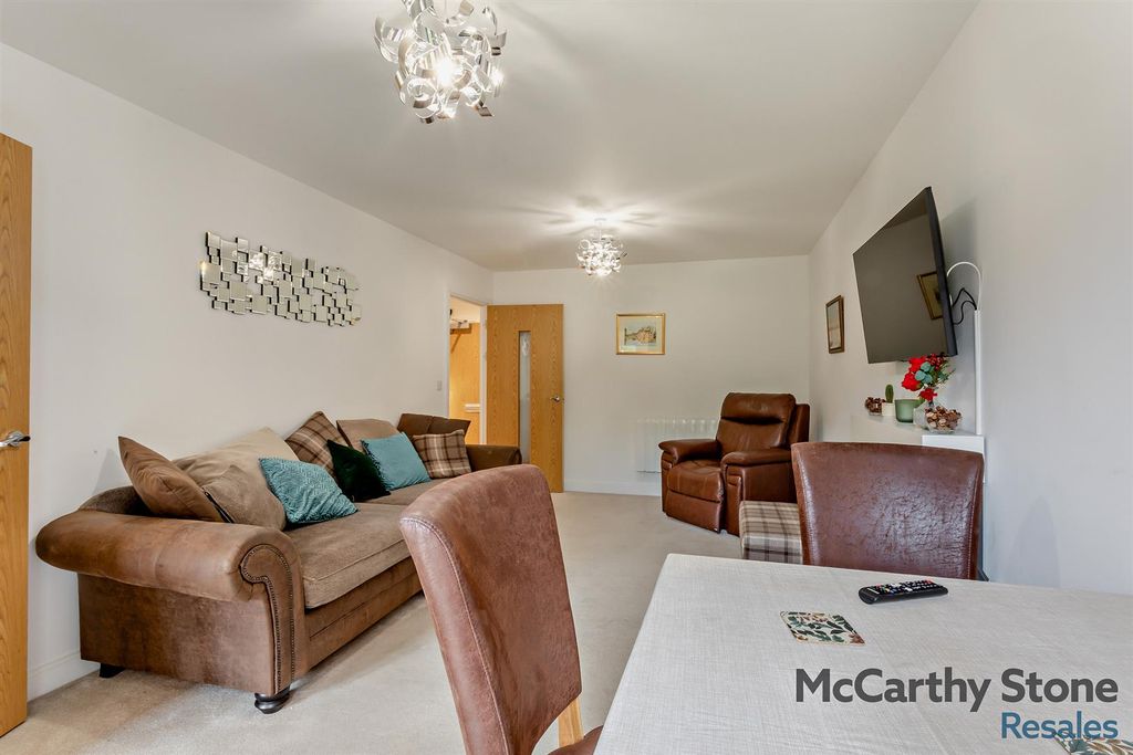 Additional image 4 of 2 bed flat for saleOakhill Place, High View, Bedford, Bedfordshire MK41