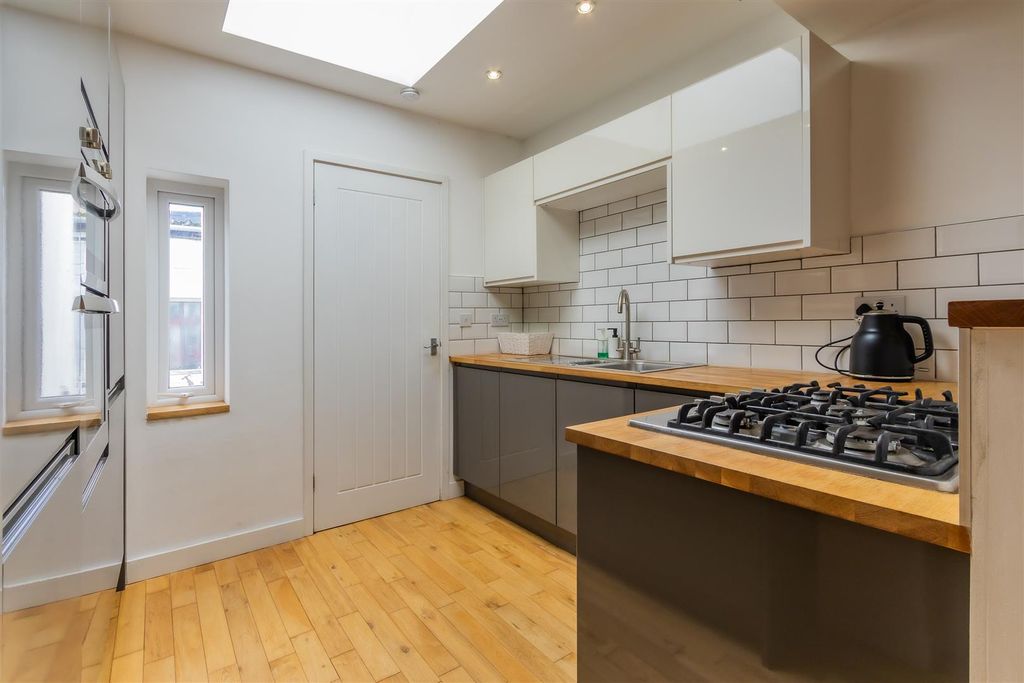Additional image 3 of 4 bed property for saleLower Cathedral Road, Riverside, Cardiff CF11