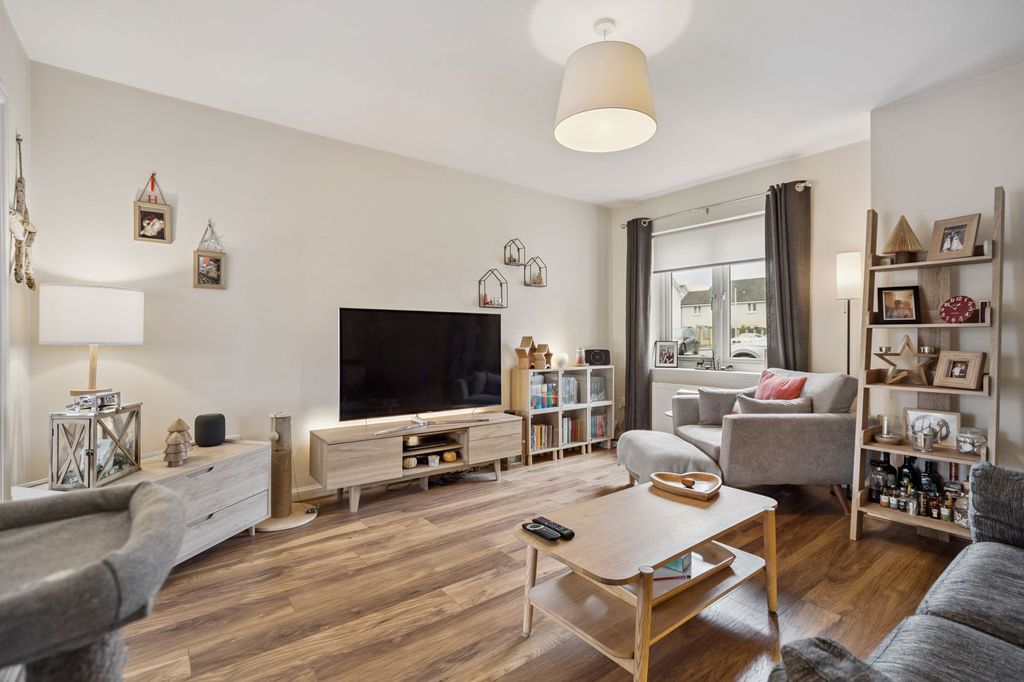 Additional image 2 of 3 bed semi-detached house for saleTern Crescent, Alloa FK10