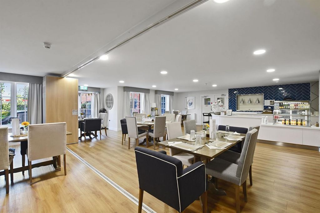 Additional image 5 of 2 bed flat for sale59-61 The Broadway, Amersham HP7