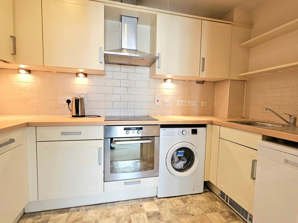 Additional image 3 of 2 bed flat for saleOriental Road, Woking GU22