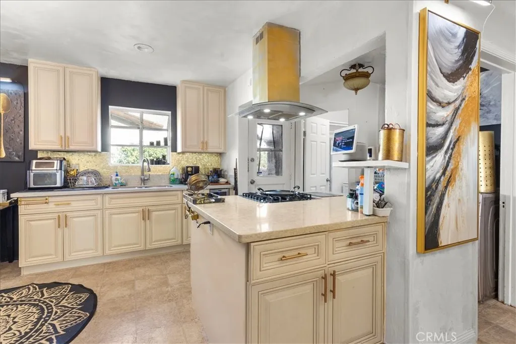 Additional image 10 of 3640 W 60th Street, Los Angeles, CA 90043