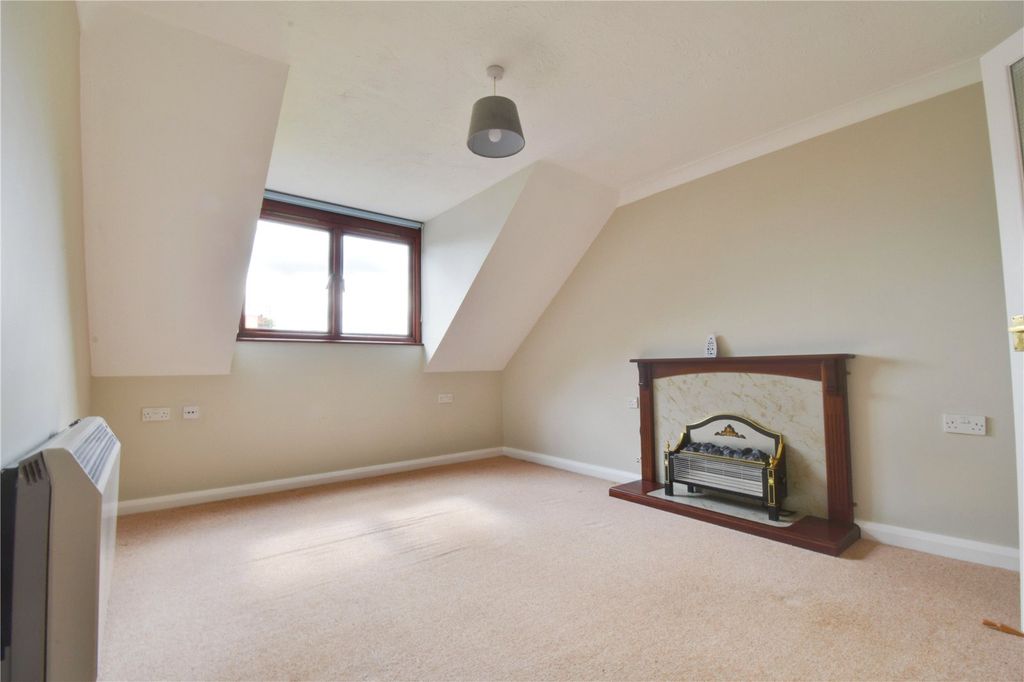 Additional image 5 of 1 bed flat for saleBreakspear Court, The Crescent, Abbots Langley, Hertfordshire WD5