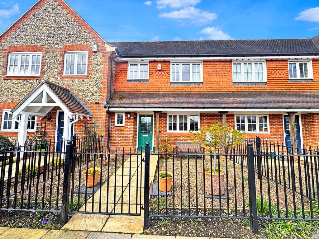 3 bed terraced house for saleOakfield Close, Amersham HP6