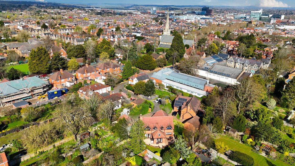 Additional image 22 of 5 bed detached house for saleVicarage Road, Reading, Berkshire RG2