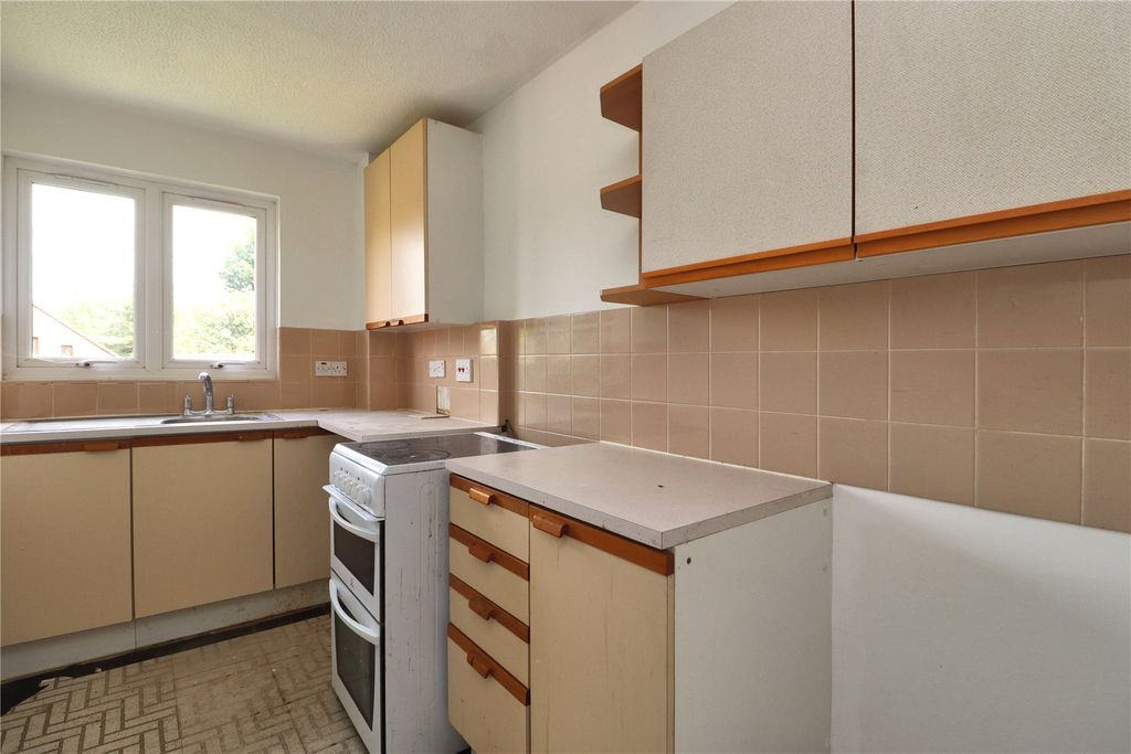 Additional image 2 of 1 bed parking/garage for saleWoking, Surrey GU21