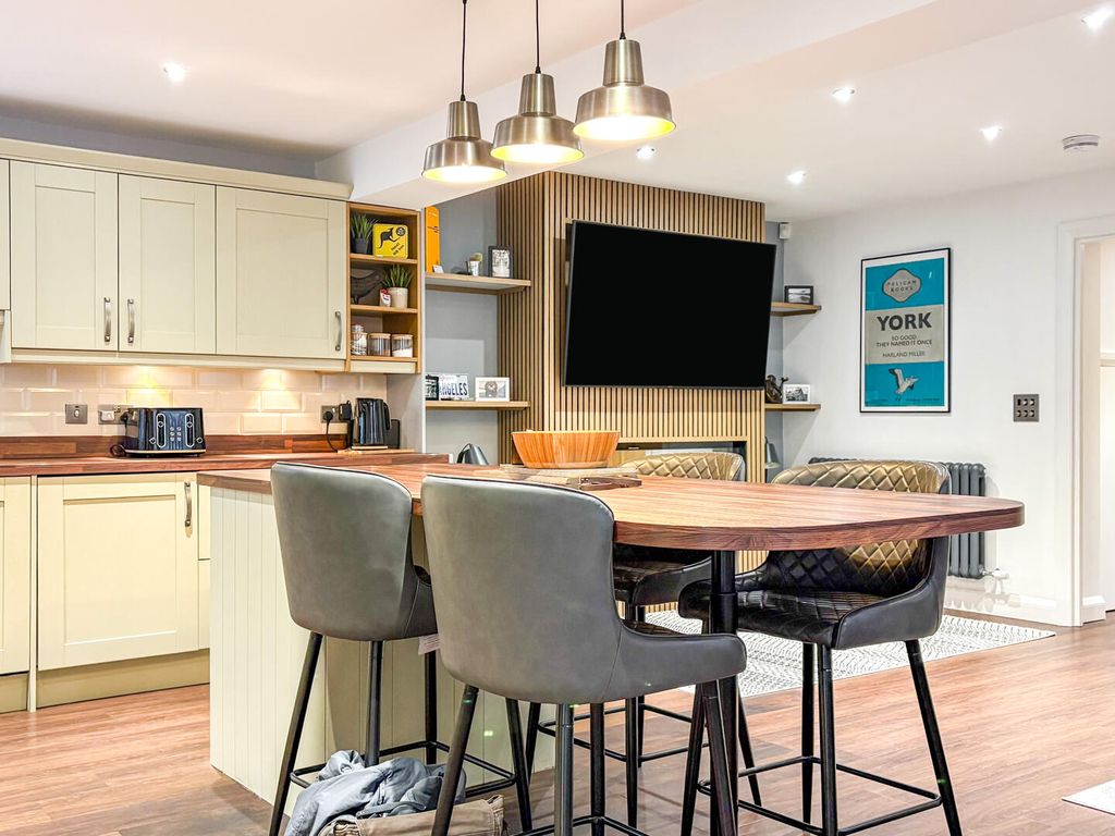 Additional image 5 of 2 bed flat for saleBank Road, Matlock DE4