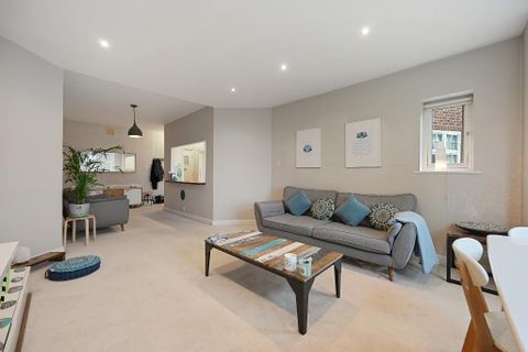 Moreland Court, Finchley Road, London NW2