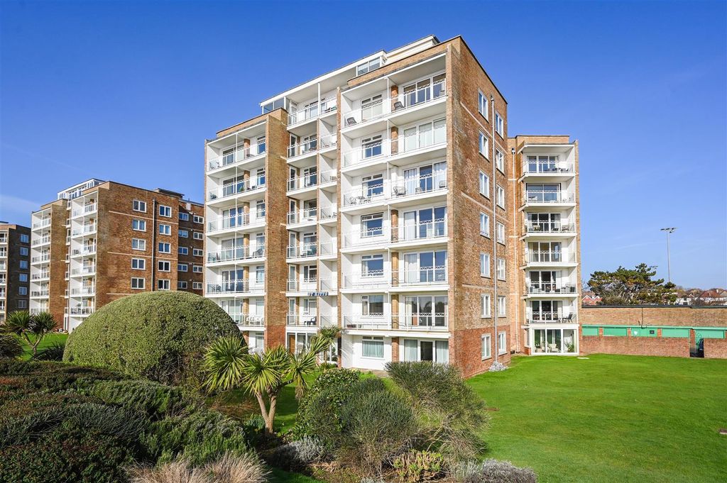 2 bed flat for saleWest Parade, Bexhill-On-Sea TN39