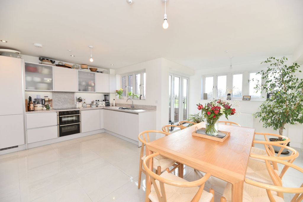 Additional image 2 of 4 bed semi-detached house for saleWharf Mews, Biggleswade SG18