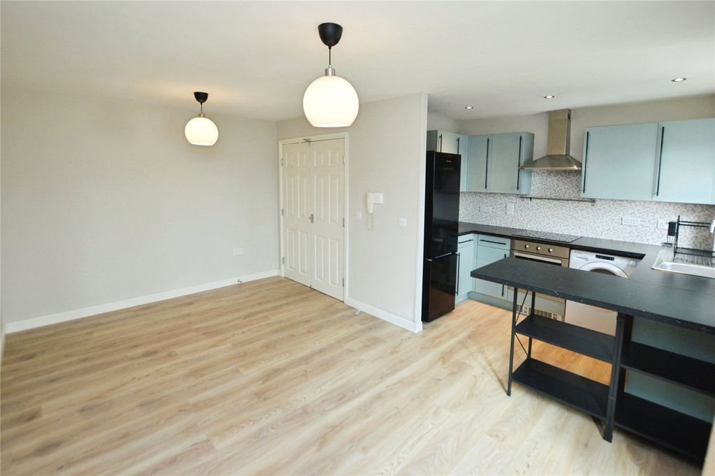 Additional image 2 of 2 bed flat for saleWhitehall Croft, Leeds, West Yorkshire LS12