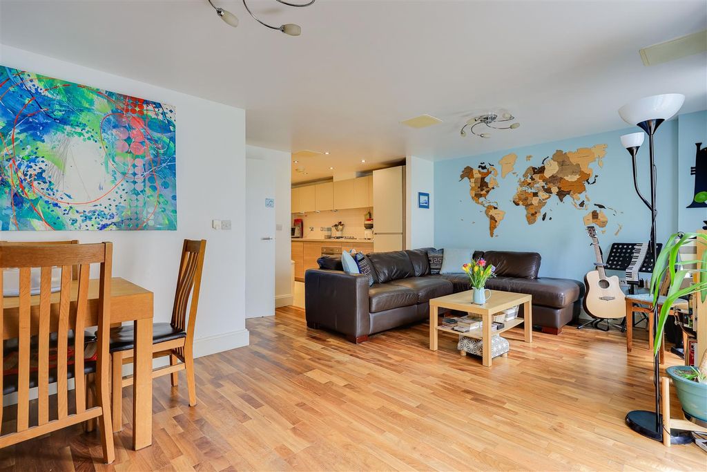 Additional image 5 of 2 bed maisonette for salePepys Court, Cambridge CB4