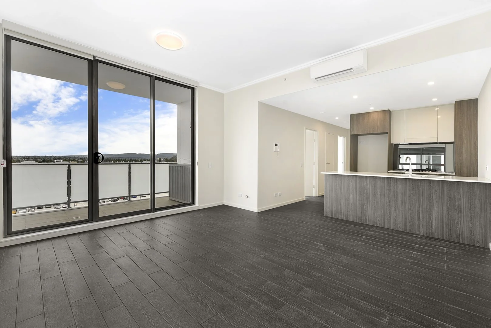 622/1-39 Lord Sheffield Circuit, Penrith NSW 2750