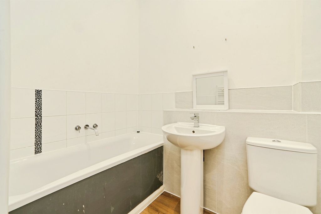 Additional image 7 of 2 bed flat for saleThe Green, Bingley BD16