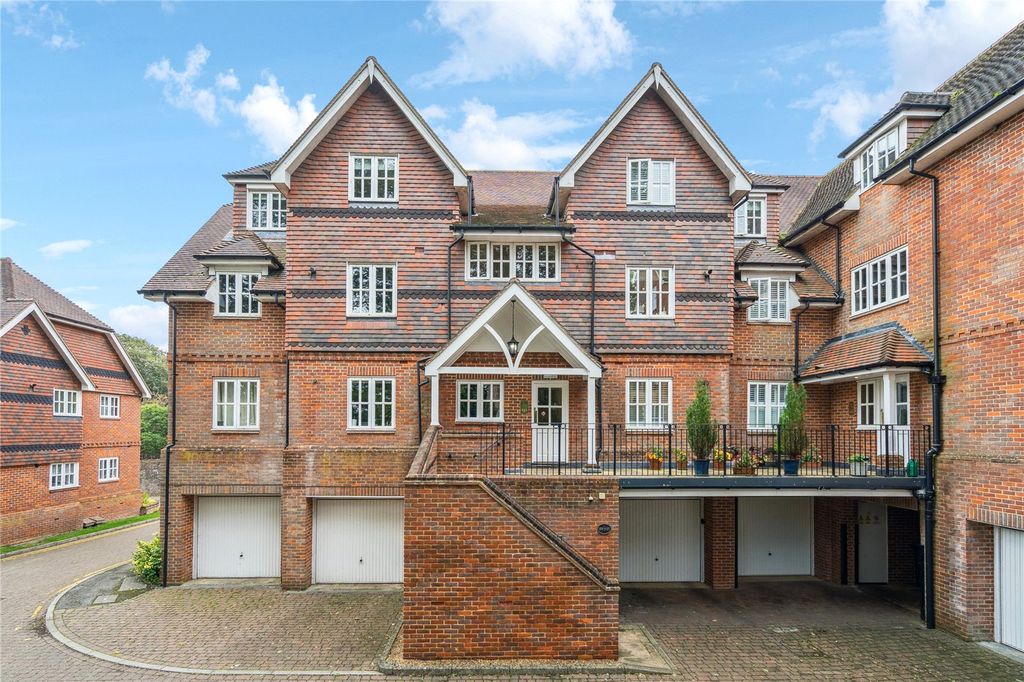 Additional image 16 of 2 bed flat for saleChesham Road, Berkhamsted, Hertfordshire HP4