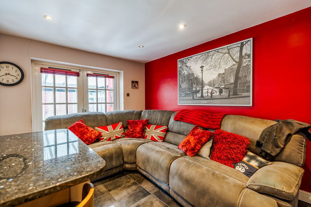 Additional image 9 of 6 bed detached house for saleLea Road, Batley WF17