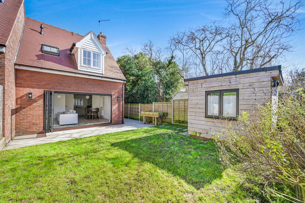 2 bed semi-detached house for saleChapel Hill, Stansted CM24