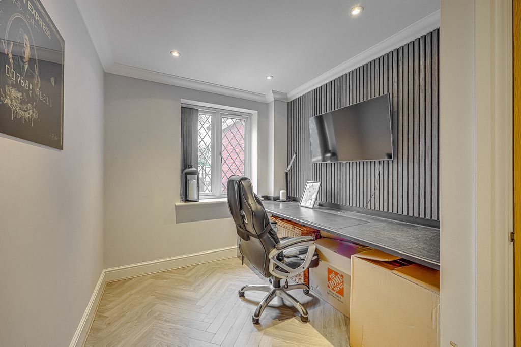 Additional image 16 of 5 bed detached house for saleSwale Road, Benfleet SS7