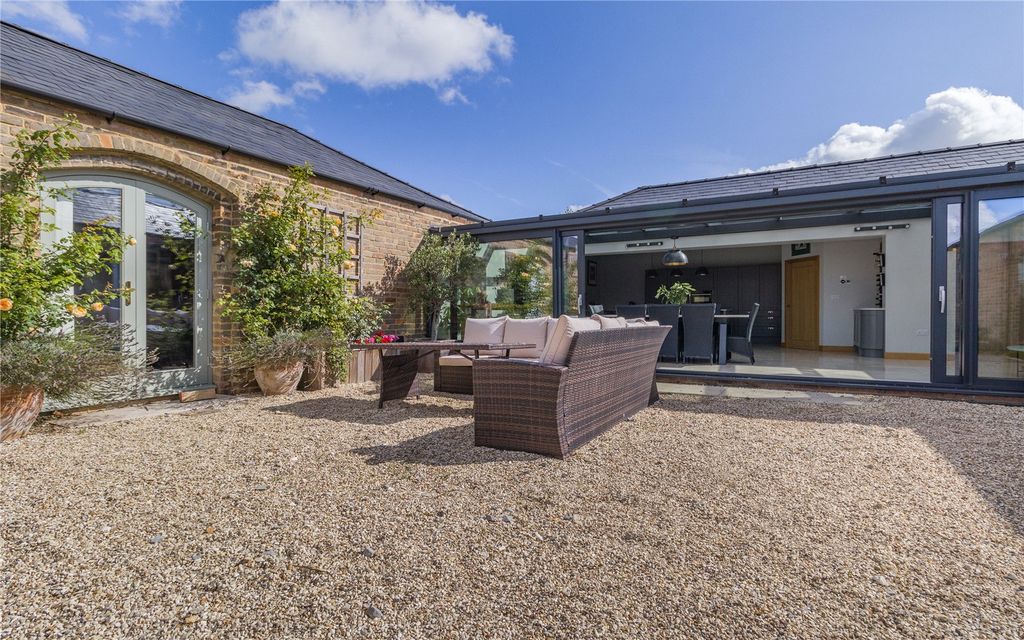 Additional image 3 of 4 bed bungalow for saleThe Barn, Hunters Yard, Horncastle Road, Caistor, Market Rasen LN7