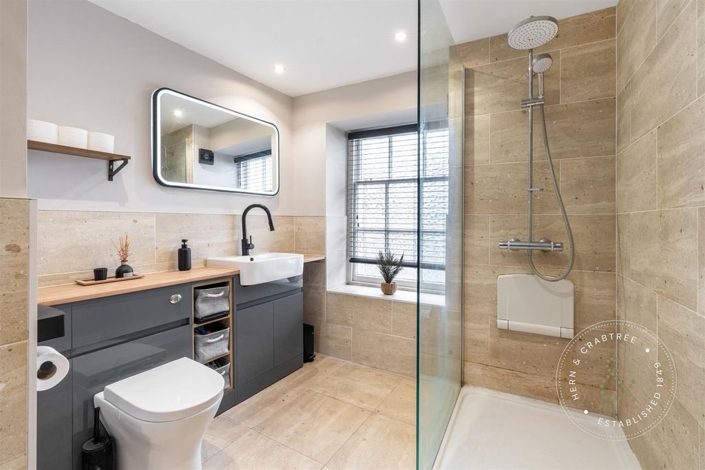 Additional image 12 of 2 bed flat for saleYr Hen Dy, The Cathedral Green, Llandaff, Cardiff CF5