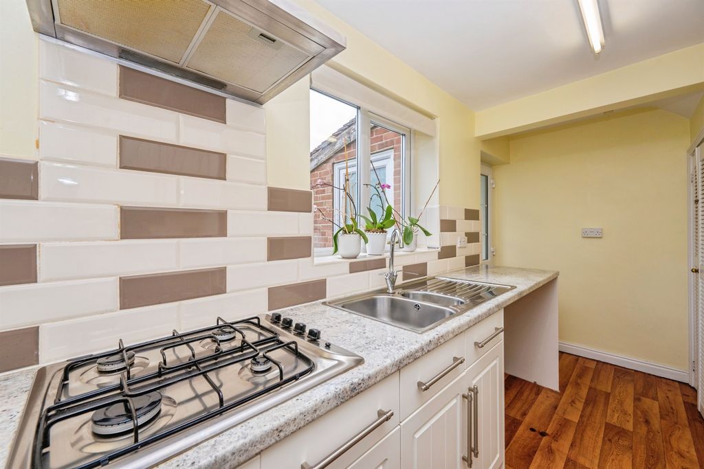 Additional image 10 of 3 bed terraced house for salePark Avenue, Ashbourne DE6