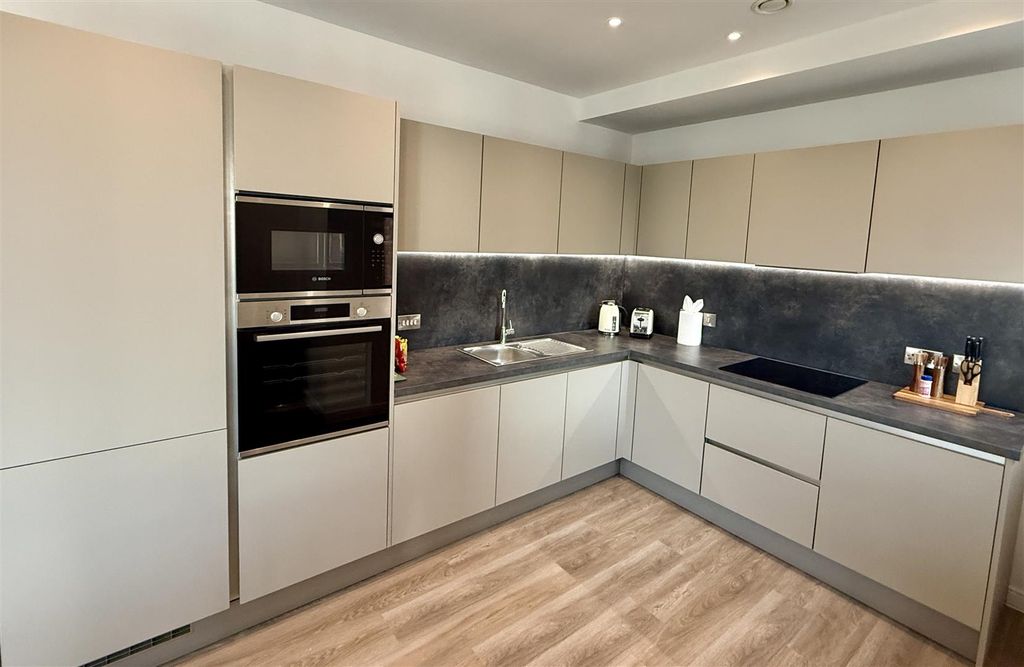Additional image 7 of 3 bed flat for saleHope Square, Altrincham WA14