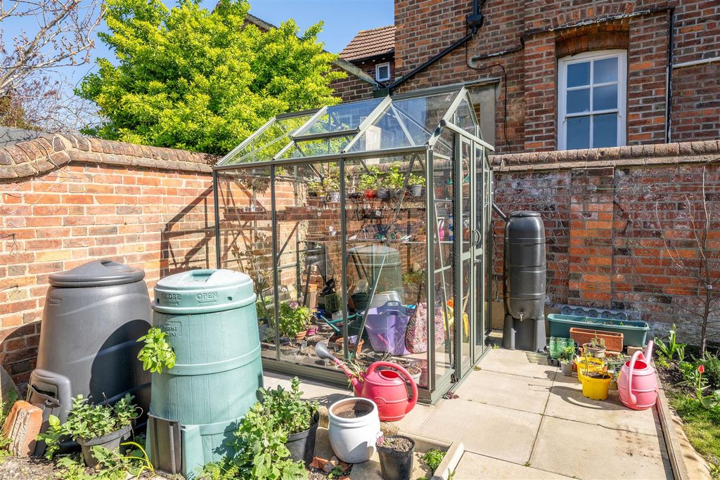 Additional image 32 of 6 bed detached house for salePemberley Avenue, Bedford MK40