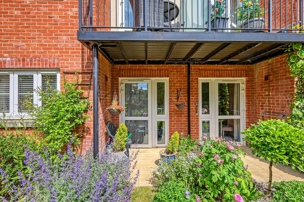 Additional image 14 of 1 bed flat for saleLaindon Road, Billericay CM12
