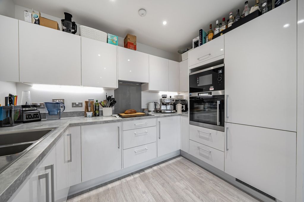Additional image 15 of 2 bed flat for saleRegal Walk, Bexleyheath DA6