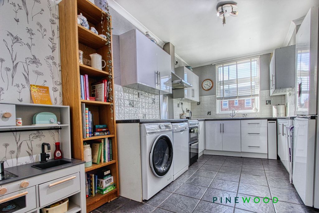 Additional image 14 of 3 bed semi-detached house for saleGloucester Road, Newbold, Chesterfield, Derbyshire S41