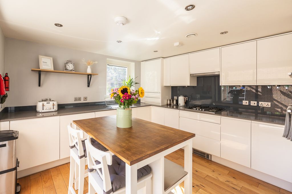 Additional image 7 of 4 bed town house for sale20 Lawrie Reilly Place, Edinburgh EH7