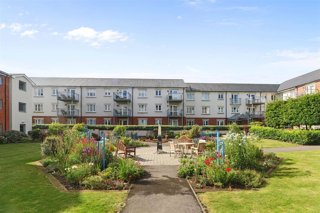 Additional image 10 of 2 bed flat for saleLady Susan Court, New Road, Basingstoke RG21