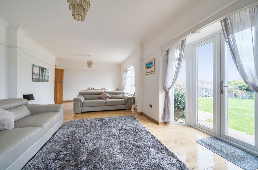 Additional image 4 of 5 bed bungalow for saleOatlands Road, Shinfield, Reading RG2