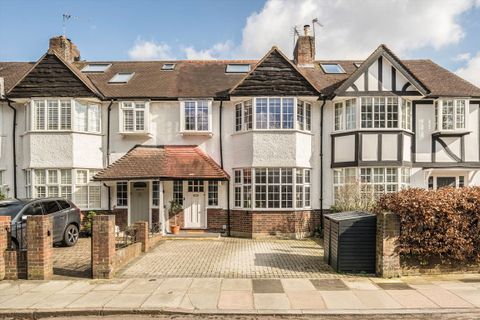 Michelham Gardens, Strawberry Hill TW1