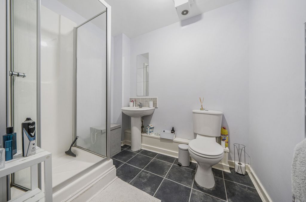 Additional image 10 of 2 bed flat for saleFigham Road, Beverley HU17